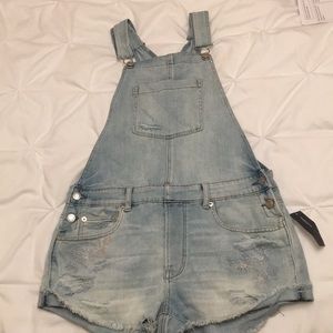 Women’s American eagle overall shorts